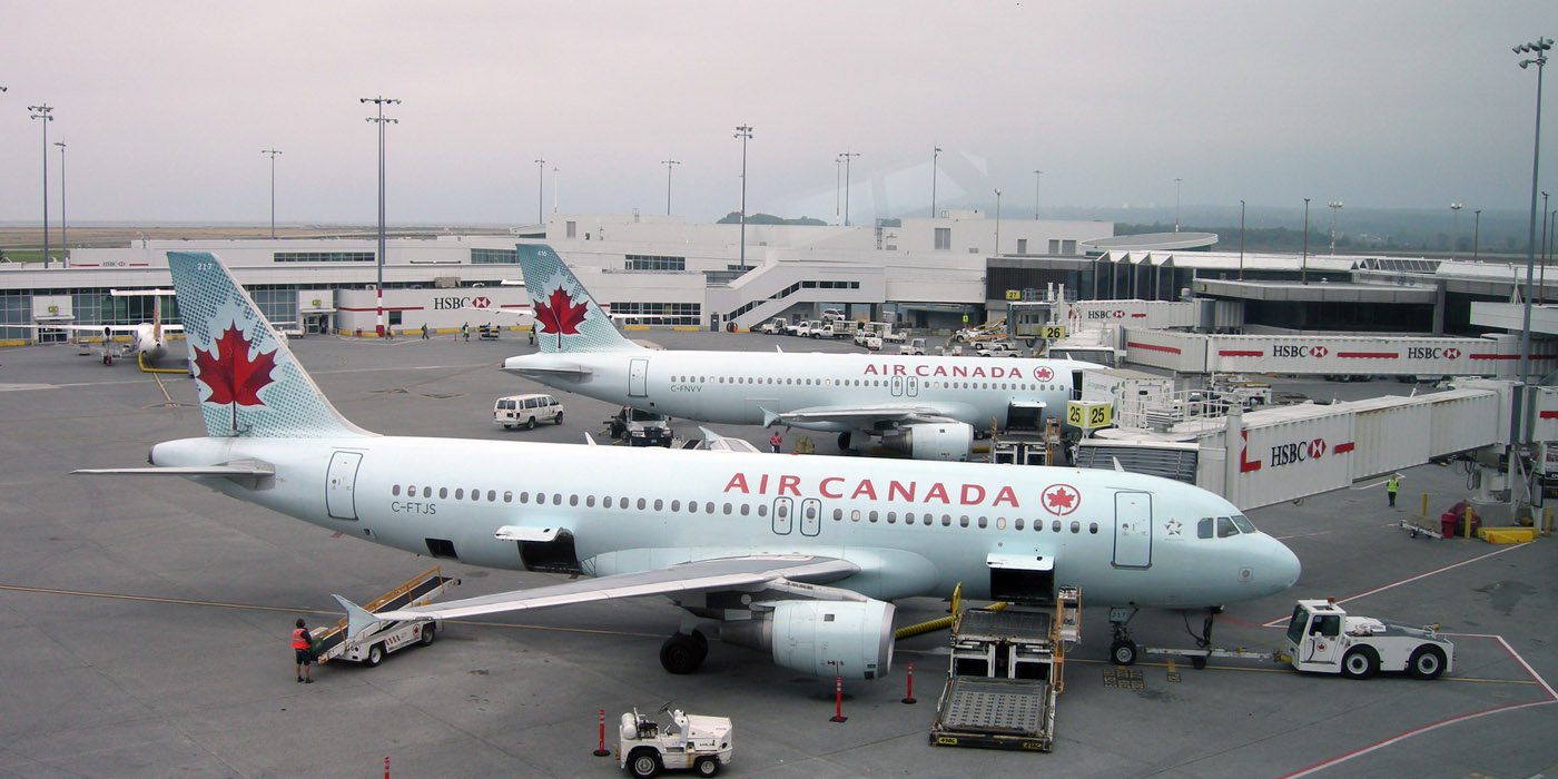 air-canada-airbus-a319s-on-ramp-at-vancouver-airport-yvr-2013-1_31242