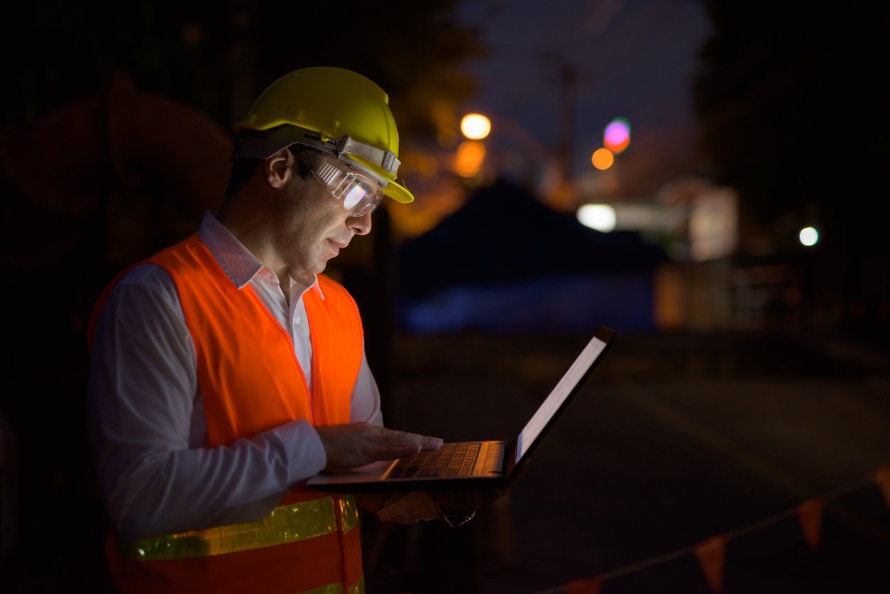 jobs-for-those-who-enjoy-working-the-night-shift-employmentboom